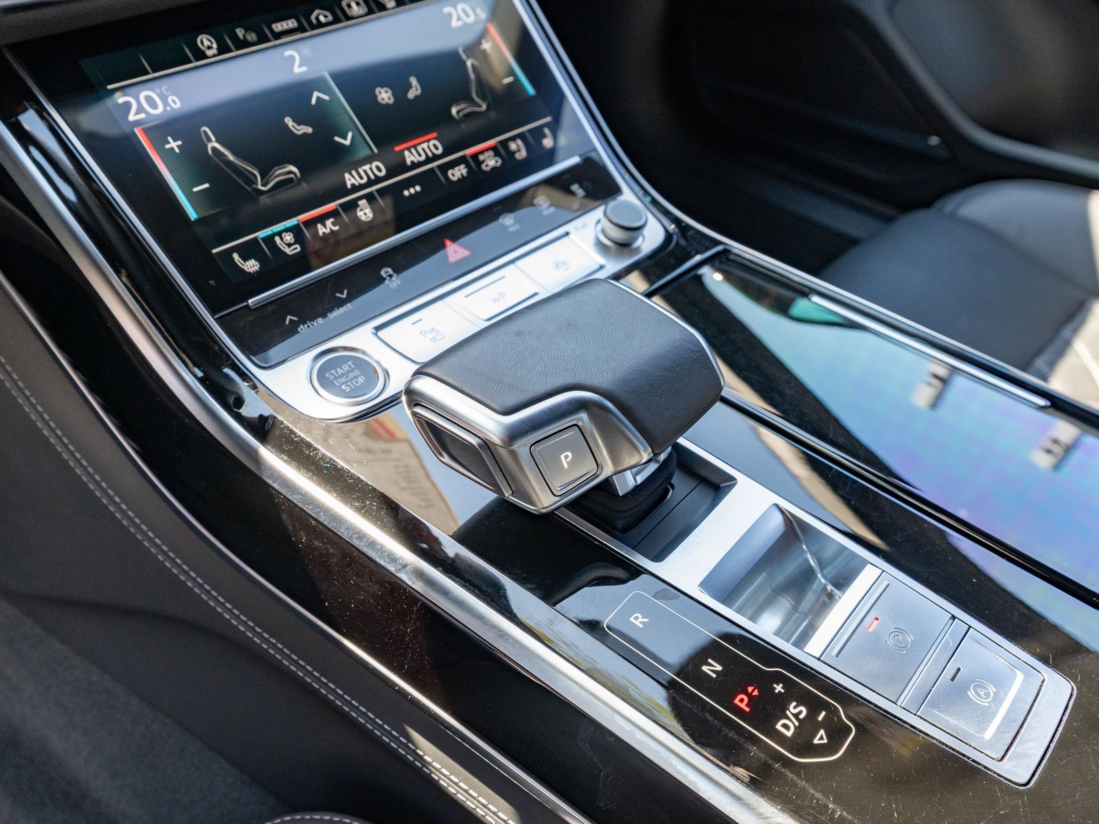 Fahrzeugabbildung Audi A8 S line 50TDI quattro B&O PANO LEDER HUD STDHZ
