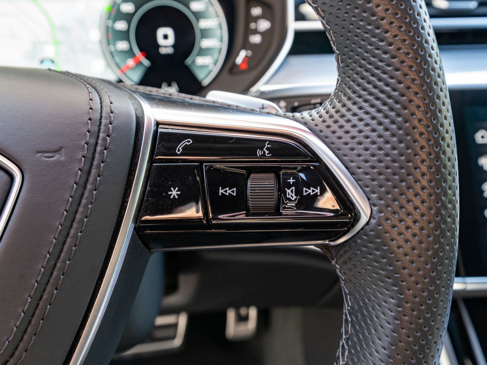 Fahrzeugabbildung Audi A8 S line 50TDI quattro B&O PANO LEDER HUD STDHZ