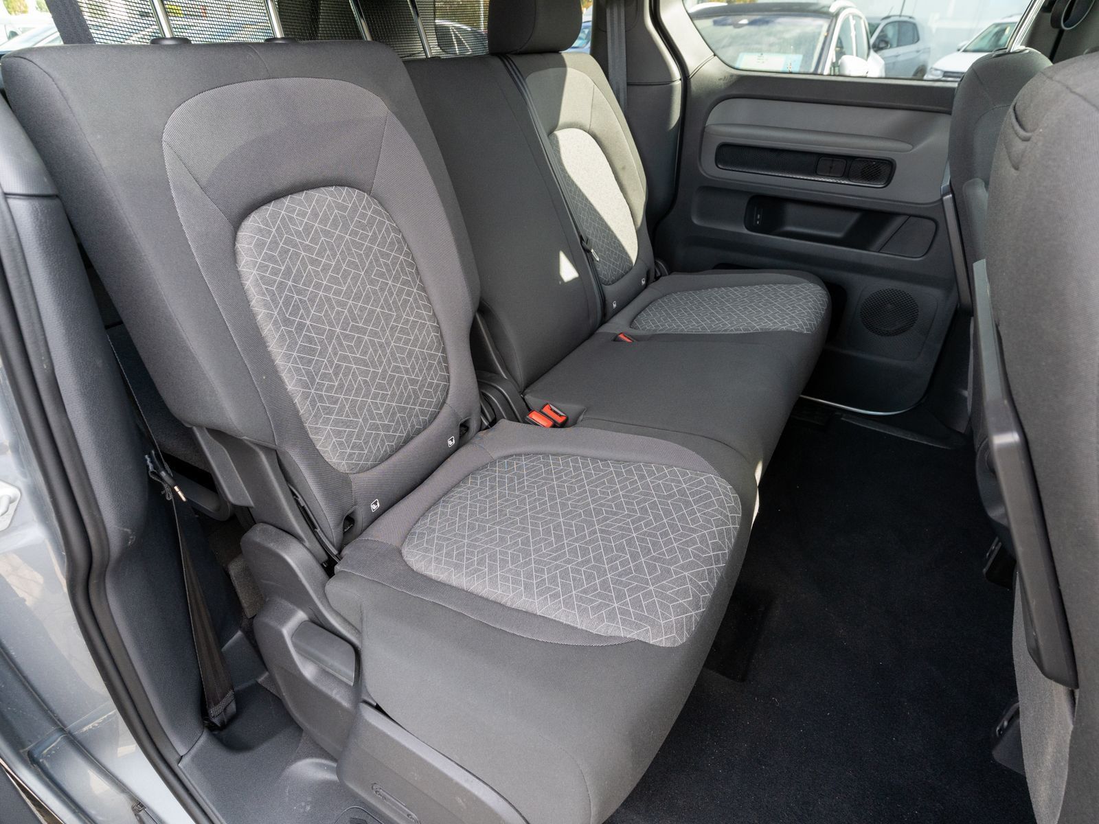 Fahrzeugabbildung Volkswagen ID.Buzz Pro Heckantrieb LED Navi HUD RFK AHK ACC