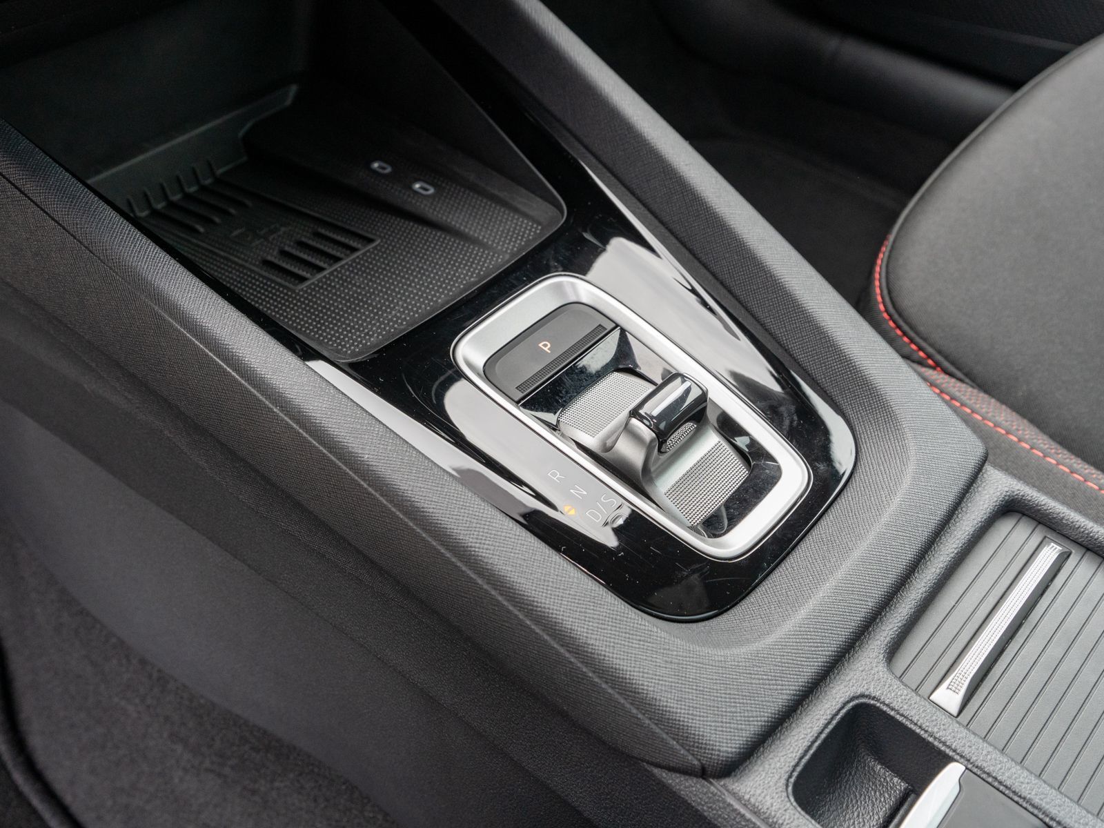 Fahrzeugabbildung SKODA Octavia RS Combi 2.0TSI DSG PANO RFK STDHZ ACC