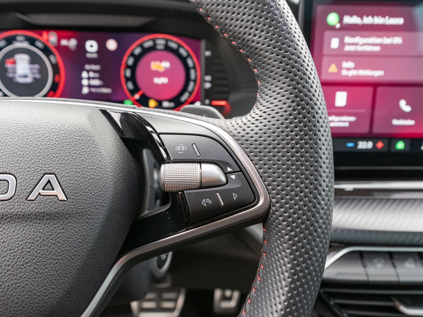 Fahrzeugabbildung SKODA Octavia RS Combi 2.0TSI DSG PANO RFK STDHZ ACC