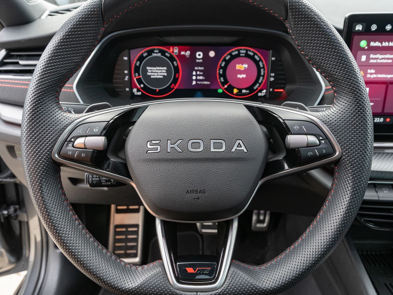 Fahrzeugabbildung SKODA Octavia RS Combi 2.0TSI DSG PANO RFK STDHZ ACC