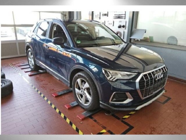 Fahrzeugabbildung Audi Q3 advanced 40TFSI quattro MATRIX AHK RFK PDC VC
