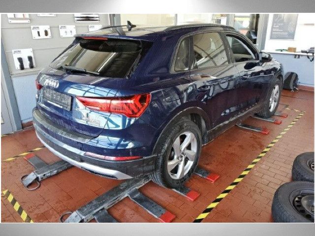 Fahrzeugabbildung Audi Q3 advanced 40TFSI quattro MATRIX AHK RFK PDC VC