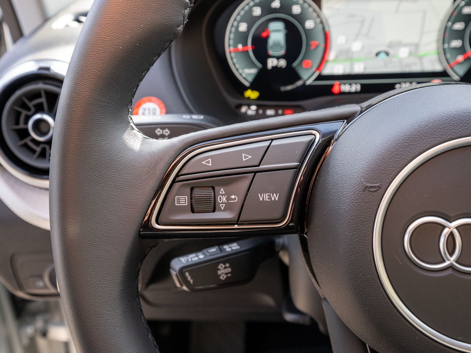 Fahrzeugabbildung Audi Q2 advanced 35TFSI Stronic NAVI LED AHK SHZ PDC